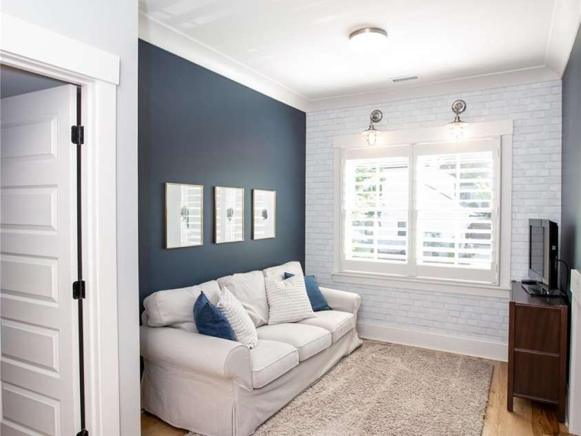 624 James Alexander Way, Davidson, NC 28036.  MLS# CAR4378174, YatesRealty ID 20473. Second Level Loft - Sitting Area