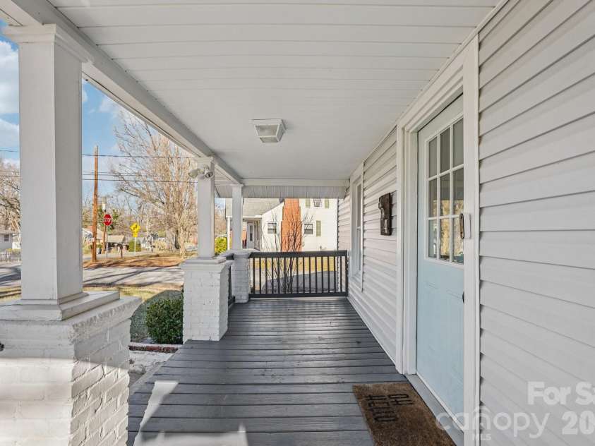 604 Fairview Street, Kannapolis, NC 28083.  MLS# CAR4333664, YatesRealty ID 20474. 