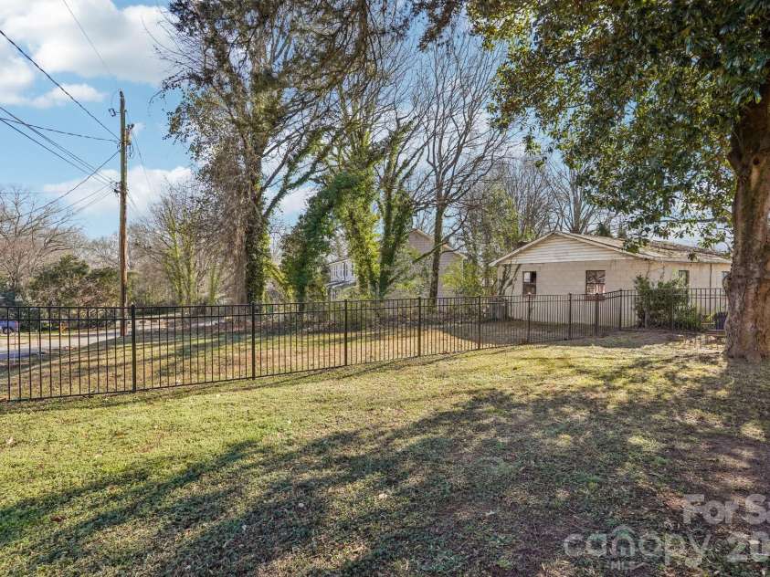 604 Fairview Street, Kannapolis, NC 28083.  MLS# CAR4333664, YatesRealty ID 20474. 