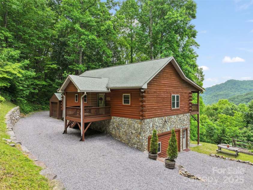 314 Prosperity Ridge, Waynesville, NC 28785.  MLS# CAR4267639, YatesRealty ID 20476. 