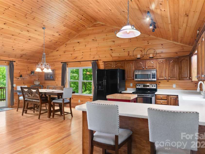 314 Prosperity Ridge, Waynesville, NC 28785.  MLS# CAR4267639, YatesRealty ID 20476. 