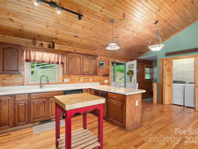 314 Prosperity Ridge, Waynesville, NC 28785.  MLS# CAR4267639, YatesRealty ID 20476. 