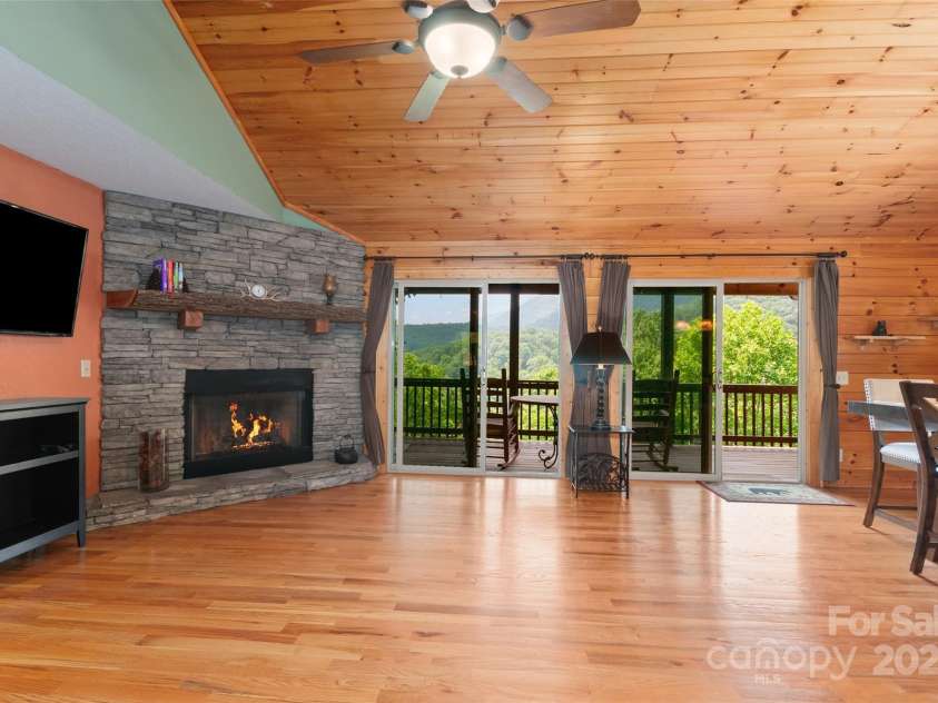 314 Prosperity Ridge, Waynesville, NC 28785.  MLS# CAR4267639, YatesRealty ID 20476. 