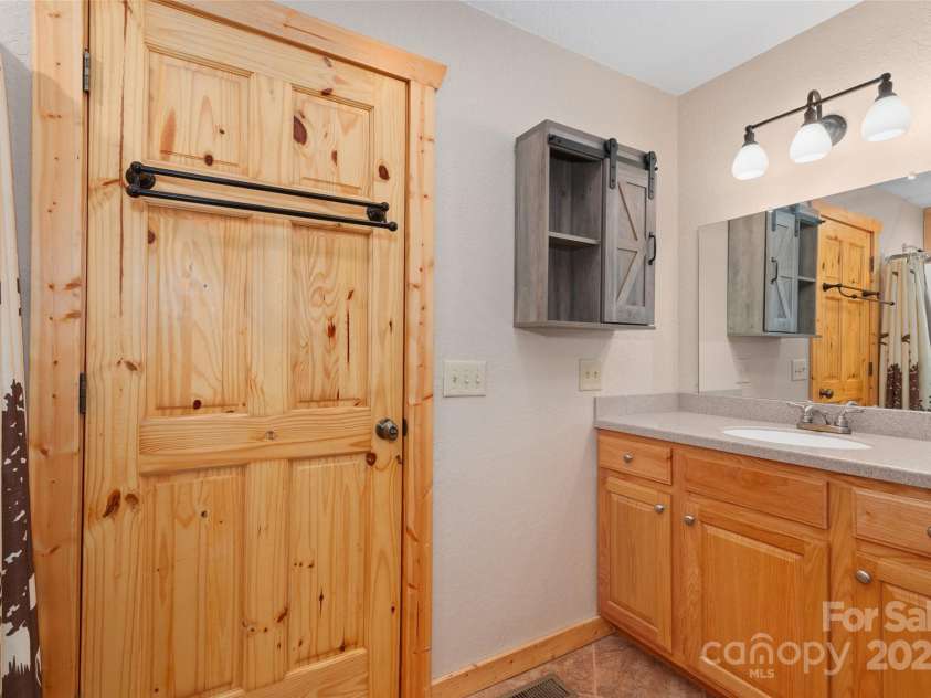 314 Prosperity Ridge, Waynesville, NC 28785.  MLS# CAR4267639, YatesRealty ID 20476. 