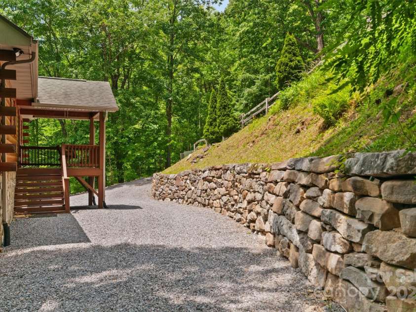 314 Prosperity Ridge, Waynesville, NC 28785.  MLS# CAR4267639, YatesRealty ID 20476. 