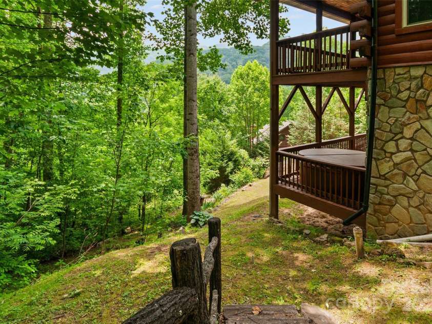 314 Prosperity Ridge, Waynesville, NC 28785.  MLS# CAR4267639, YatesRealty ID 20476. 