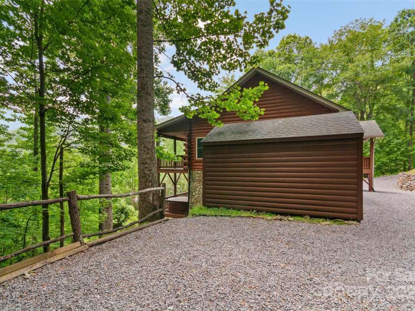 314 Prosperity Ridge, Waynesville, NC 28785.  MLS# CAR4267639, YatesRealty ID 20476. 