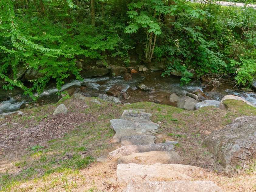 314 Prosperity Ridge, Waynesville, NC 28785.  MLS# CAR4267639, YatesRealty ID 20476. 