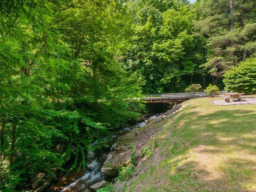 314 Prosperity Ridge, Waynesville, NC 28785.  MLS# CAR4267639, YatesRealty ID 20476. 