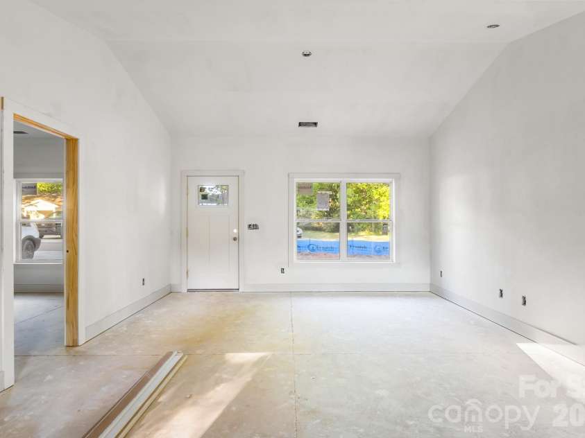 605 Huron Street, Kannapolis, NC 28083.  MLS# CAR4376562, YatesRealty ID 20476. 