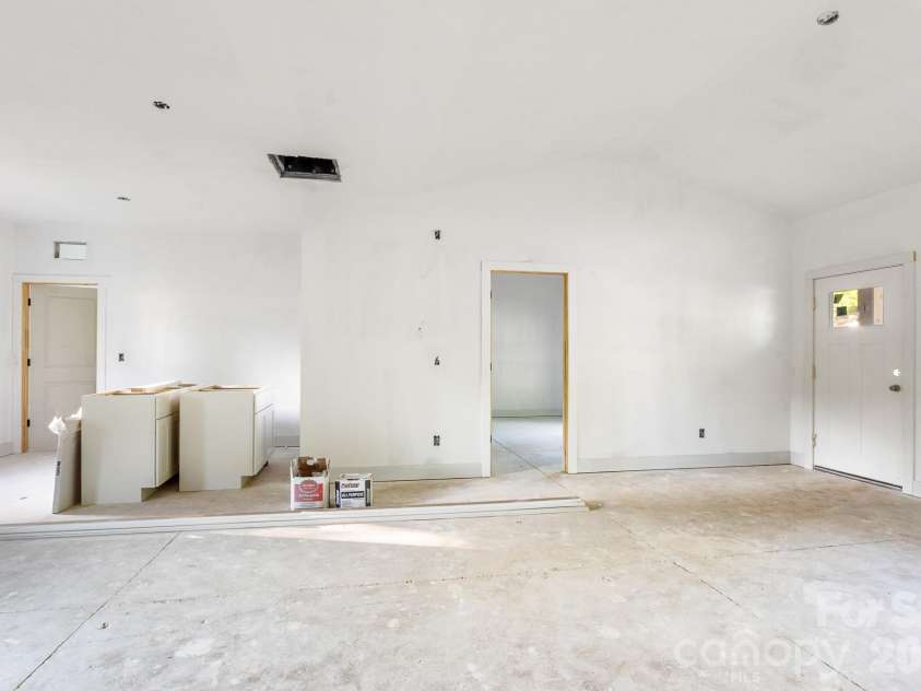605 Huron Street, Kannapolis, NC 28083.  MLS# CAR4376562, YatesRealty ID 20476. 