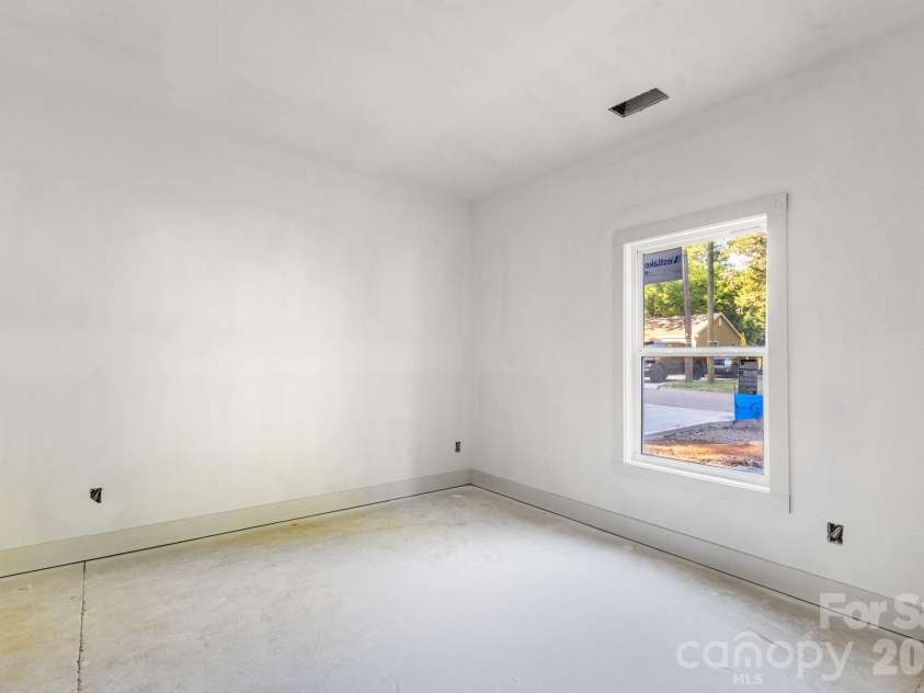 605 Huron Street, Kannapolis, NC 28083.  MLS# CAR4376562, YatesRealty ID 20476. 