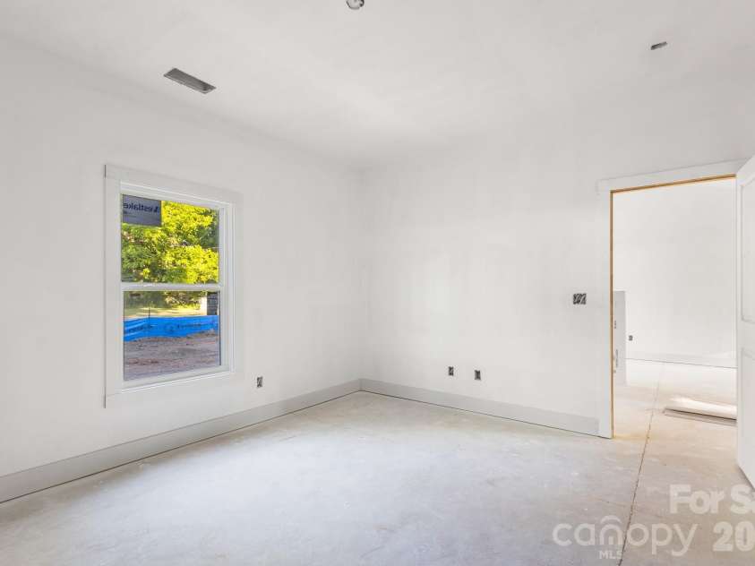 605 Huron Street, Kannapolis, NC 28083.  MLS# CAR4376562, YatesRealty ID 20476. 