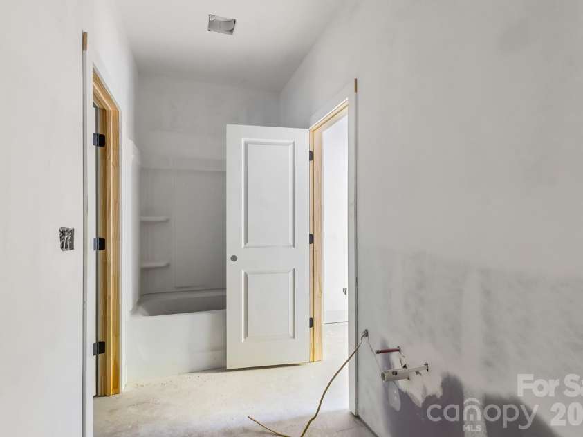 605 Huron Street, Kannapolis, NC 28083.  MLS# CAR4376562, YatesRealty ID 20476. 