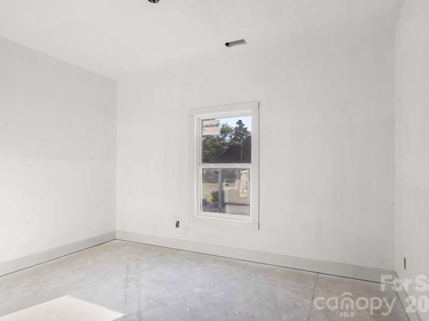 605 Huron Street, Kannapolis, NC 28083.  MLS# CAR4376562, YatesRealty ID 20476. 