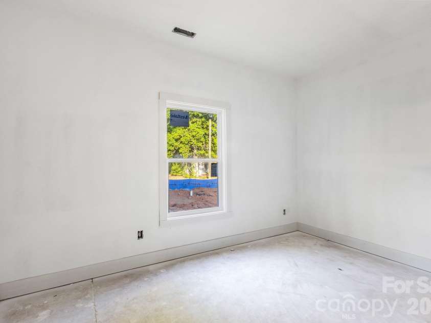 605 Huron Street, Kannapolis, NC 28083.  MLS# CAR4376562, YatesRealty ID 20476. 