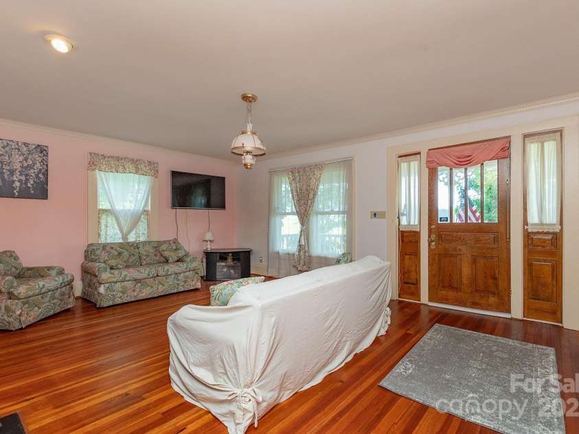 2284 Leonard Road, Lexington, NC 27295.  MLS# CAR4270485, YatesRealty ID 20477. 