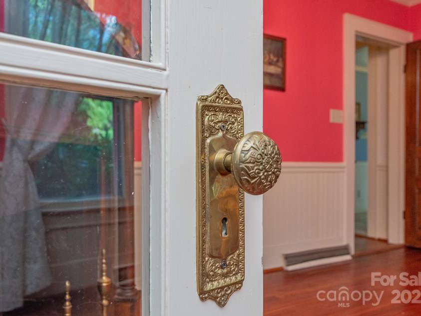 2284 Leonard Road, Lexington, NC 27295.  MLS# CAR4270485, YatesRealty ID 20477. 