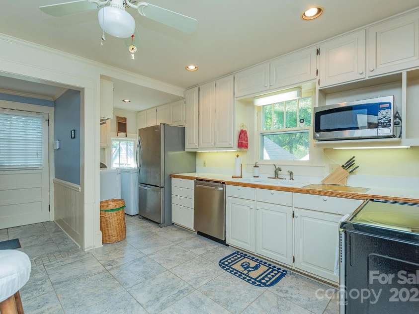 2284 Leonard Road, Lexington, NC 27295.  MLS# CAR4270485, YatesRealty ID 20477. 