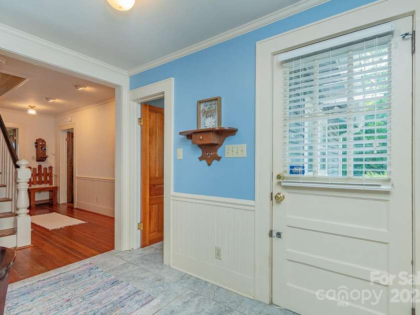 2284 Leonard Road, Lexington, NC 27295.  MLS# CAR4270485, YatesRealty ID 20477. 