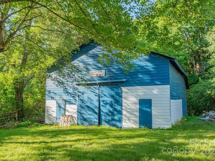 2284 Leonard Road, Lexington, NC 27295.  MLS# CAR4270485, YatesRealty ID 20477. 