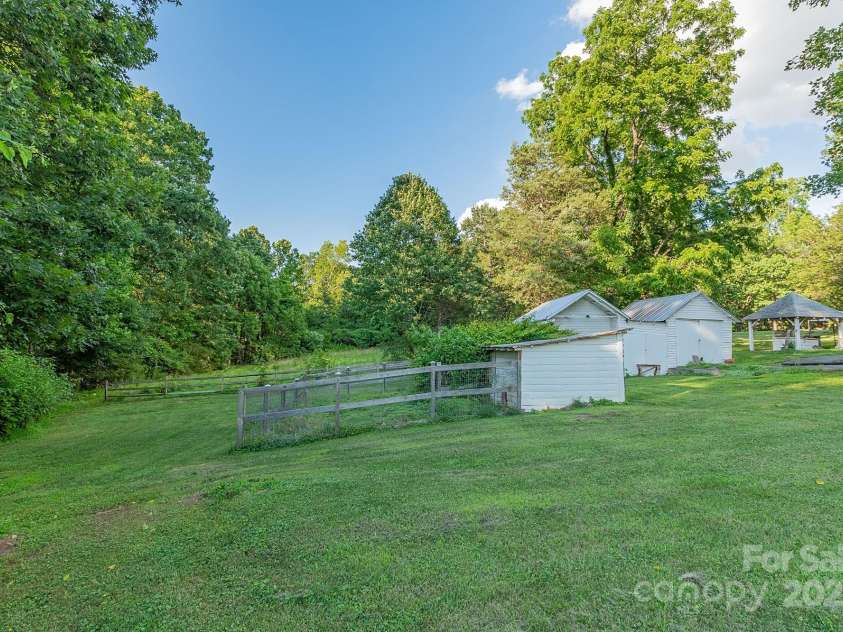 2284 Leonard Road, Lexington, NC 27295.  MLS# CAR4270485, YatesRealty ID 20477. 