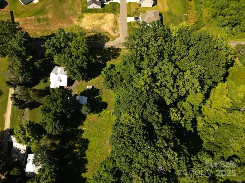 2284 Leonard Road, Lexington, NC 27295.  MLS# CAR4270485, YatesRealty ID 20477. 