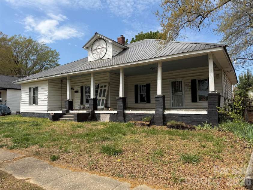 512 2nd Street, Cherryville, NC 28021.  MLS# CAR4370476, YatesRealty ID 20478. 