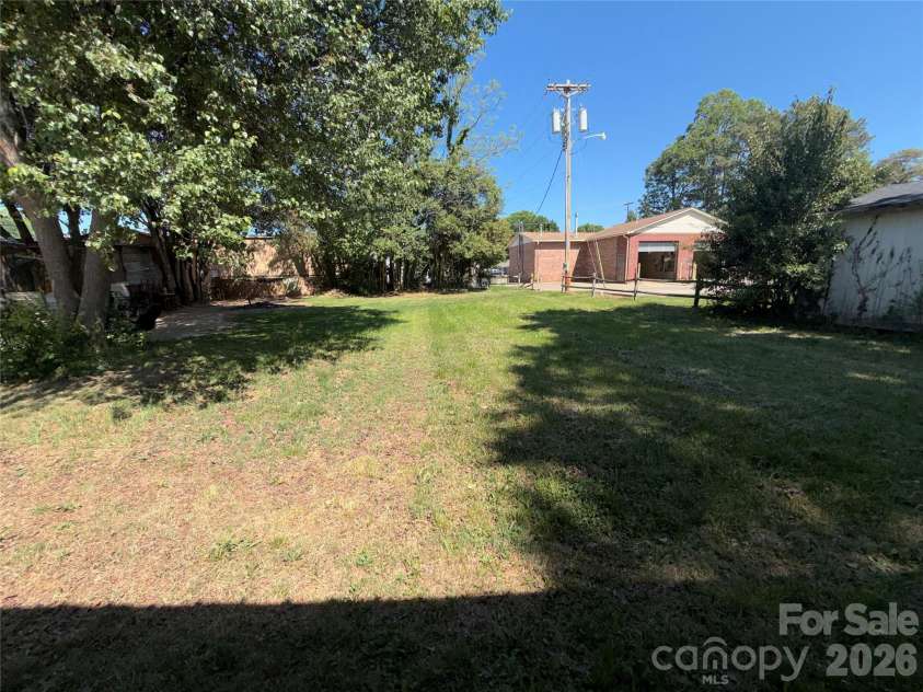 512 2nd Street, Cherryville, NC 28021.  MLS# CAR4370476, YatesRealty ID 20478. 