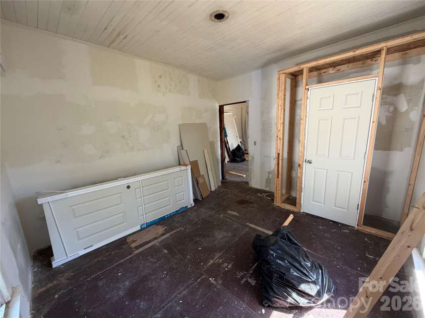 512 2nd Street, Cherryville, NC 28021.  MLS# CAR4370476, YatesRealty ID 20478. 