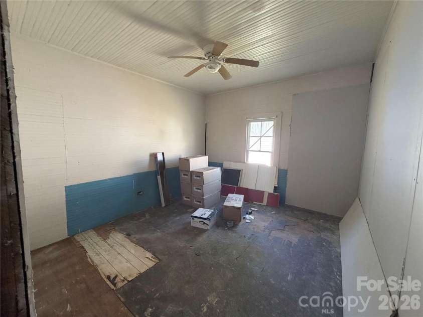 512 2nd Street, Cherryville, NC 28021.  MLS# CAR4370476, YatesRealty ID 20478. 