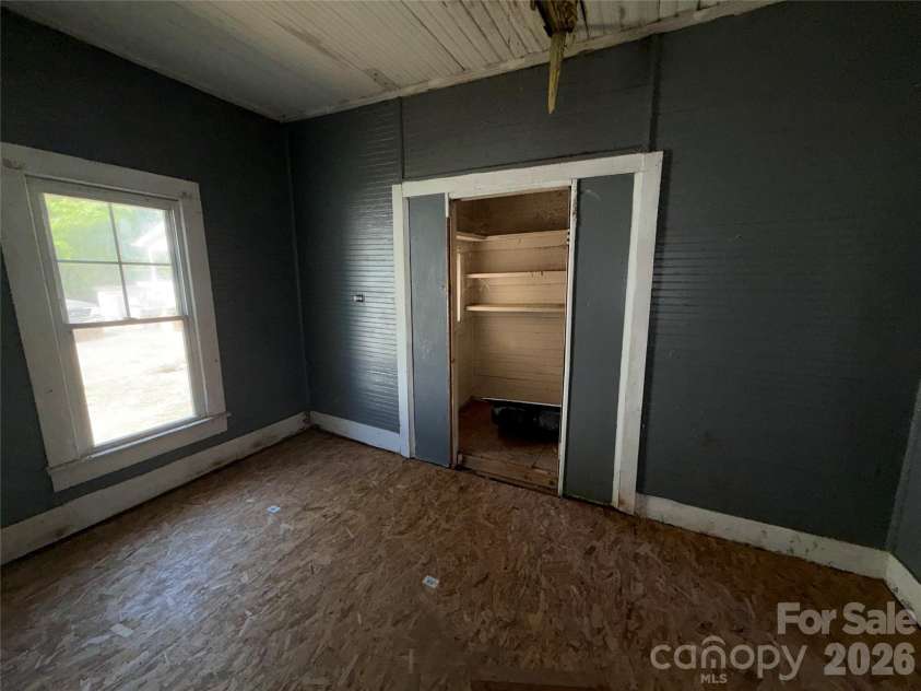 512 2nd Street, Cherryville, NC 28021.  MLS# CAR4370476, YatesRealty ID 20478. 