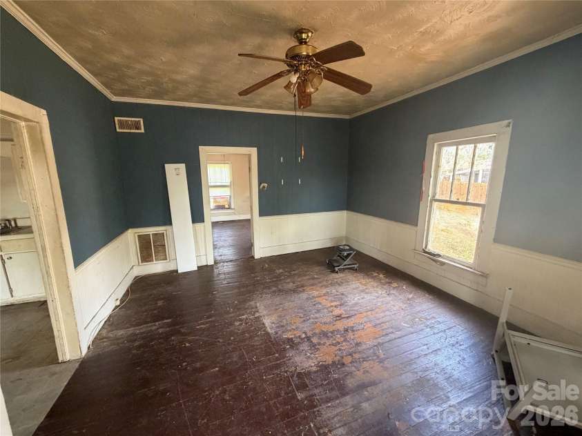 512 2nd Street, Cherryville, NC 28021.  MLS# CAR4370476, YatesRealty ID 20478. 