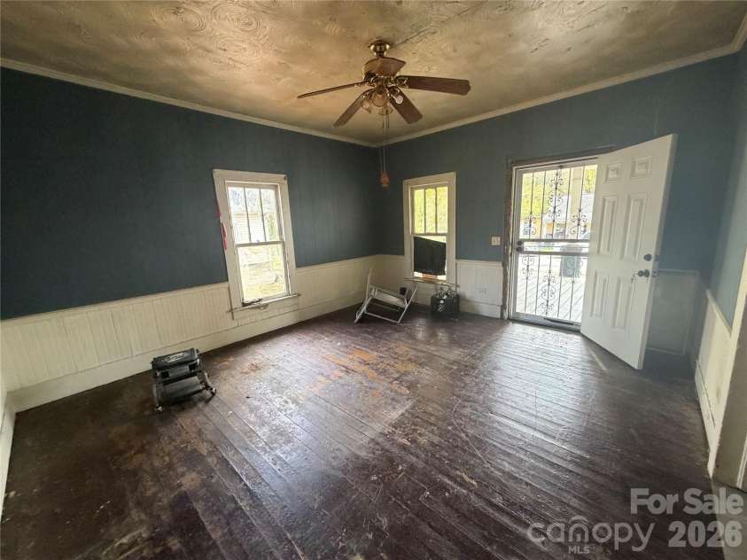 512 2nd Street, Cherryville, NC 28021.  MLS# CAR4370476, YatesRealty ID 20478. 