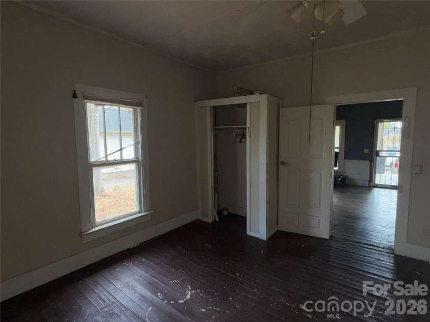 512 2nd Street, Cherryville, NC 28021.  MLS# CAR4370476, YatesRealty ID 20478. 