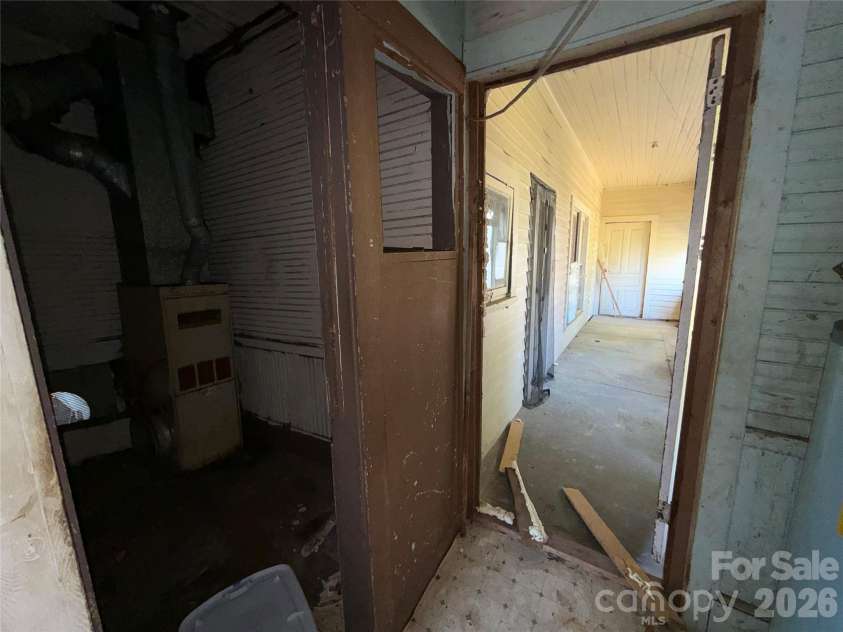 512 2nd Street, Cherryville, NC 28021.  MLS# CAR4370476, YatesRealty ID 20478. 