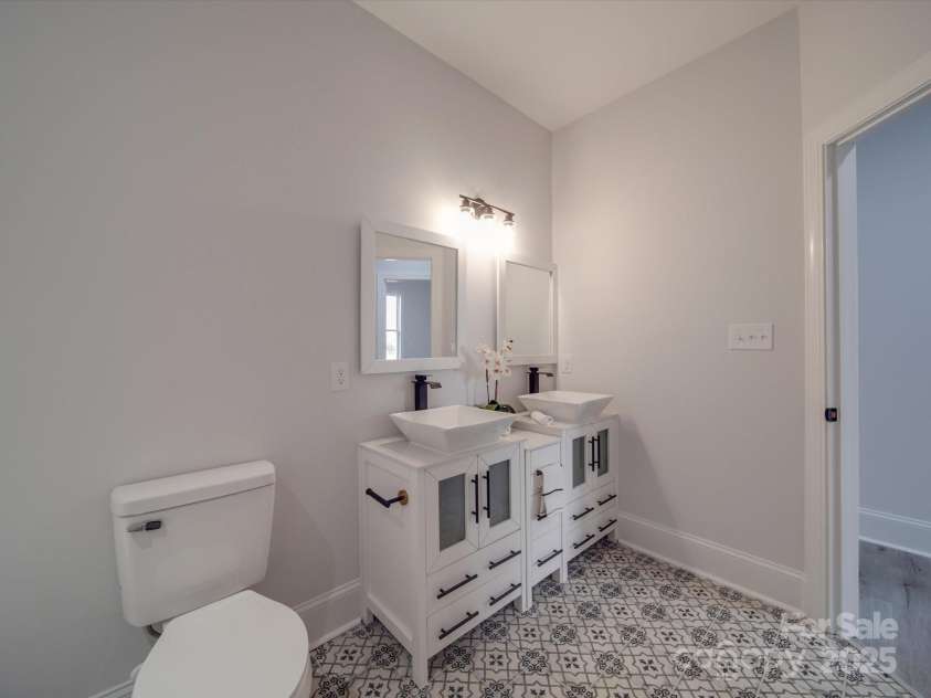 2335 Emanuel Church Road, Rockwell, NC 28138.  MLS# CAR4202927, YatesRealty ID 20479. SECOND FULL BATHROOM