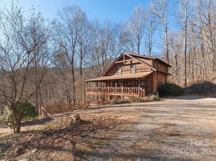 145 Upward Way, Waynesville, NC 28785.  MLS# CAR4218912, YatesRealty ID 2048. 