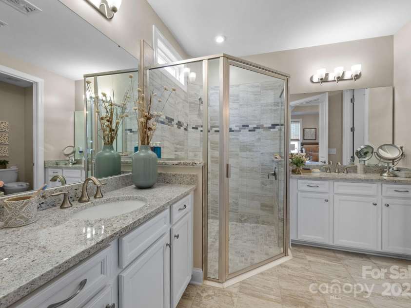 6025 Blissful Drive, Charlotte, NC 28215.  MLS# CAR4300441, YatesRealty ID 2048. 