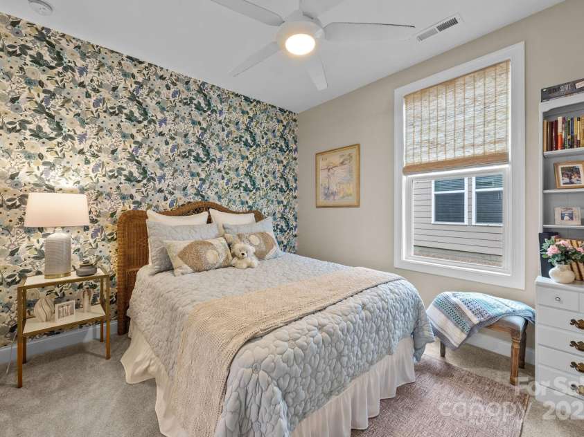 6025 Blissful Drive, Charlotte, NC 28215.  MLS# CAR4300441, YatesRealty ID 2048. 