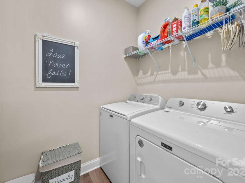6025 Blissful Drive, Charlotte, NC 28215.  MLS# CAR4300441, YatesRealty ID 2048. 