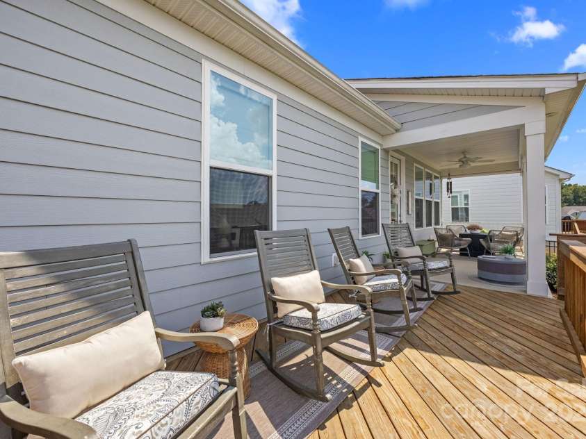 6025 Blissful Drive, Charlotte, NC 28215.  MLS# CAR4300441, YatesRealty ID 2048. 