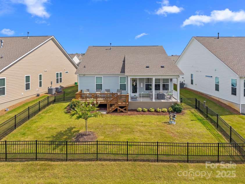 6025 Blissful Drive, Charlotte, NC 28215.  MLS# CAR4300441, YatesRealty ID 2048. 