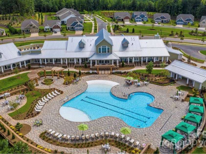6025 Blissful Drive, Charlotte, NC 28215.  MLS# CAR4300441, YatesRealty ID 2048. 