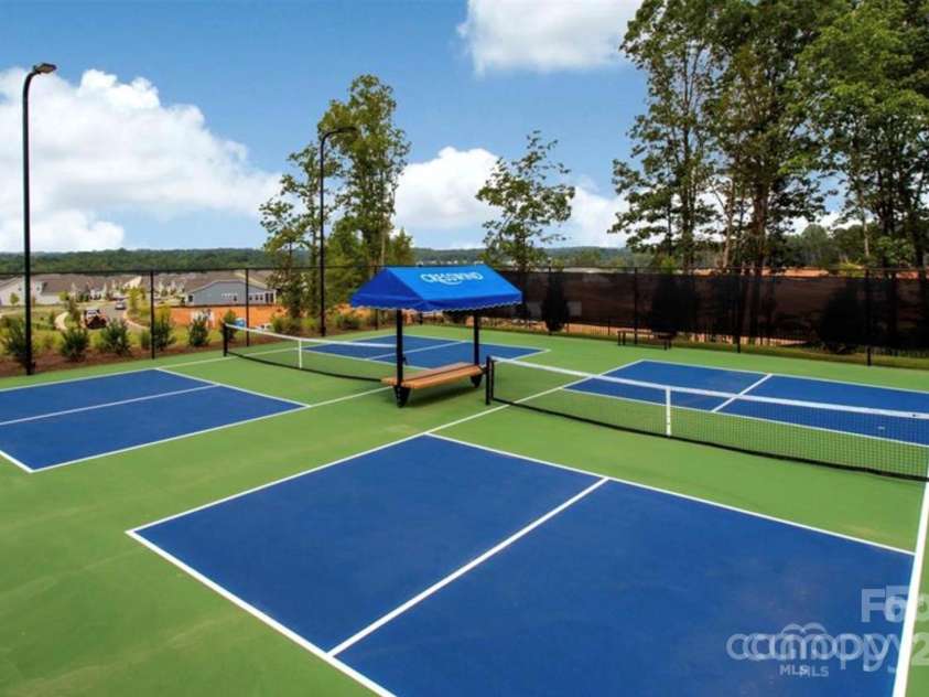 6025 Blissful Drive, Charlotte, NC 28215.  MLS# CAR4300441, YatesRealty ID 2048. 