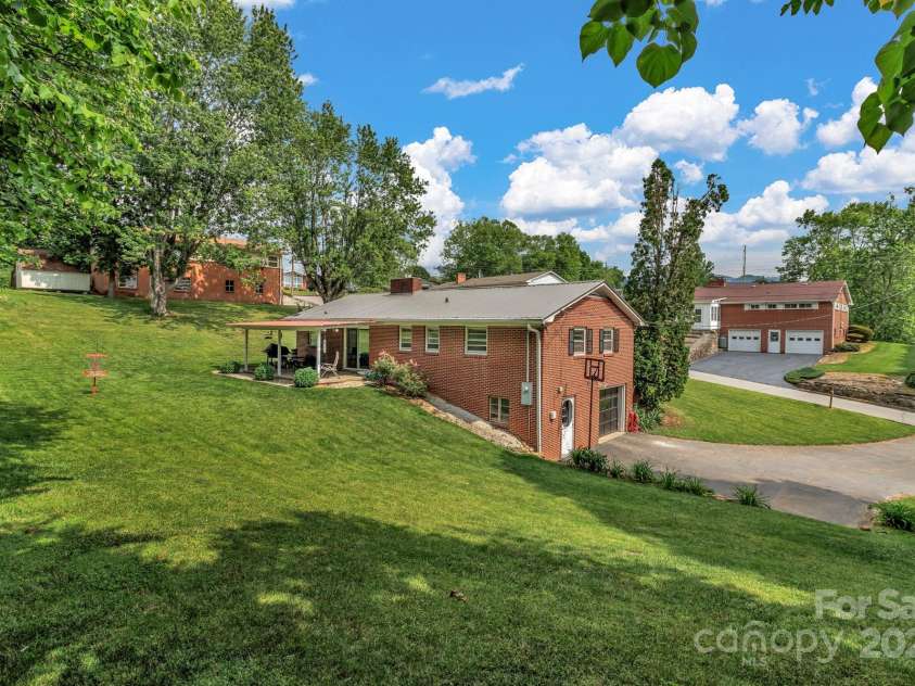 53 Belmont Street, Canton, NC 28716.  MLS# CAR4265997, YatesRealty ID 20480. 