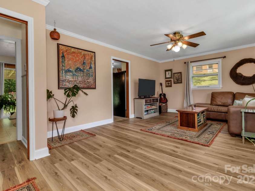 53 Belmont Street, Canton, NC 28716.  MLS# CAR4265997, YatesRealty ID 20480. 
