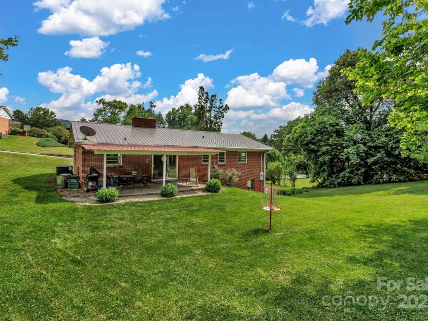 53 Belmont Street, Canton, NC 28716.  MLS# CAR4265997, YatesRealty ID 20480. 