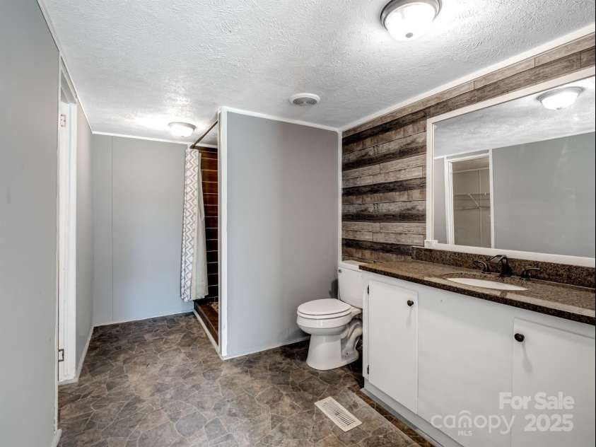 143 Branchwood Road, Statesville, NC 28625.  MLS# CAR4205107, YatesRealty ID 20481. 
