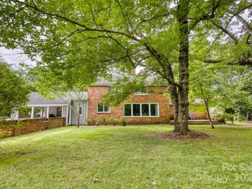 1010 Forest Drive, Lancaster, SC 29720.  MLS# CAR4264751, YatesRealty ID 20482. 